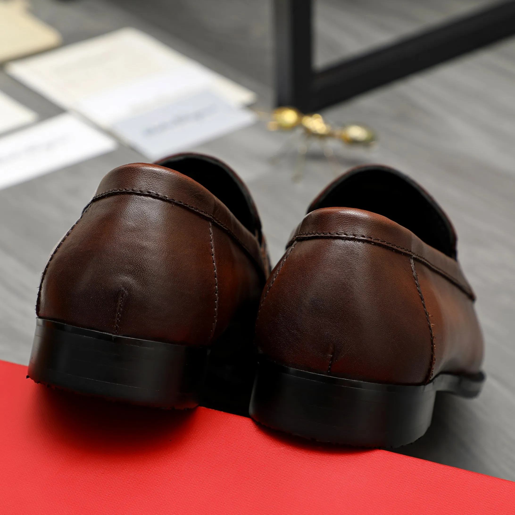 Men's shoes 💰540 Product trademark: Ferragamo "Ferragamo" business casual slip-on leather shoes Regular size: 39-45 (45. Customized, non-returnable) Product materials: Selected color-brushed ostrich pattern cowhide upper, cowhide lining, original outsole